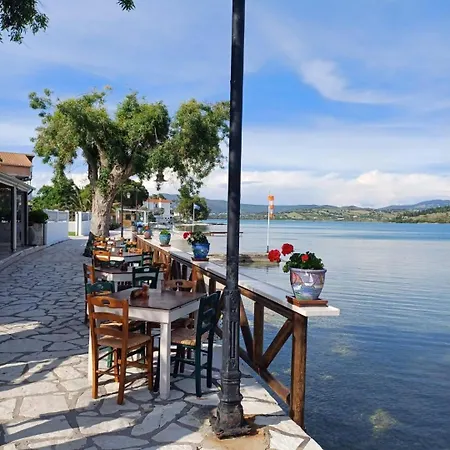 Луксозна вила Garden And Sea Lefkada *